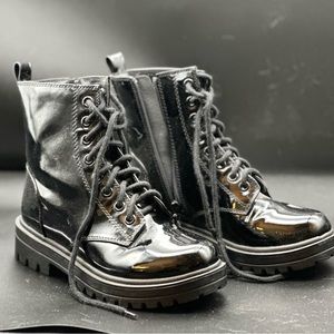 Black platform rugged heel boots